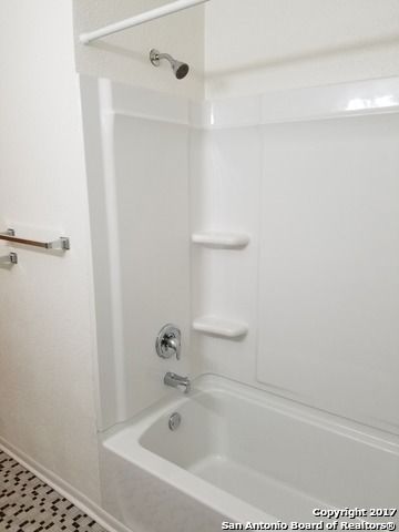 214 BEECHWOOD AVE, Universal City, TX 78148