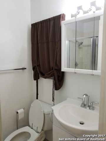 214 BEECHWOOD AVE, Universal City, TX 78148