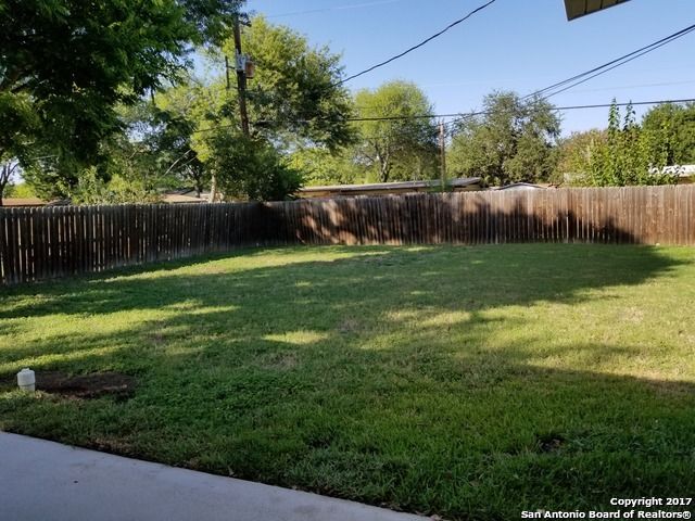 214 BEECHWOOD AVE, Universal City, TX 78148