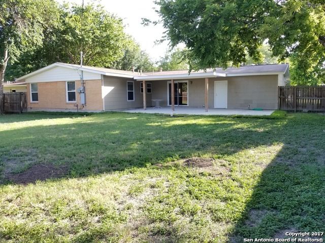 214 BEECHWOOD AVE, Universal City, TX 78148