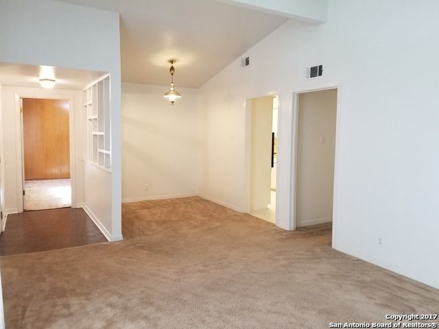 214 BEECHWOOD AVE, Universal City, TX 78148