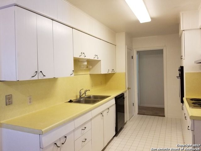 214 BEECHWOOD AVE, Universal City, TX 78148