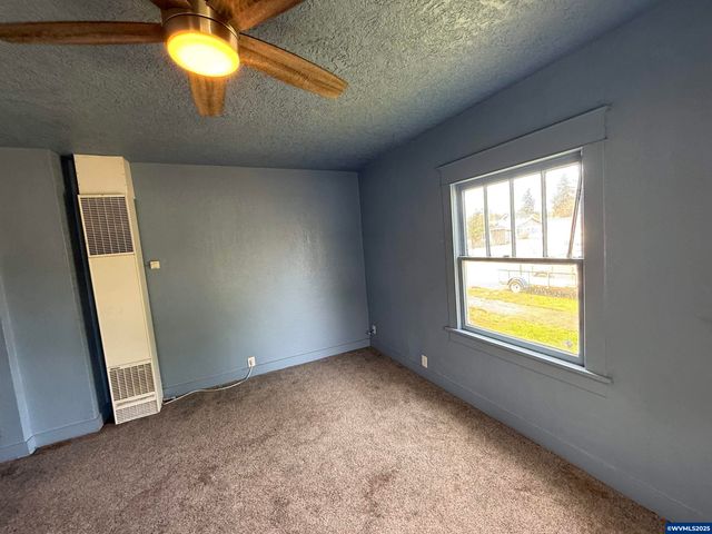 505 18th St SE, Salem, OR 97301