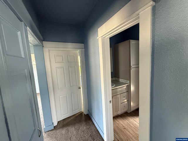 505 18th St SE, Salem, OR 97301