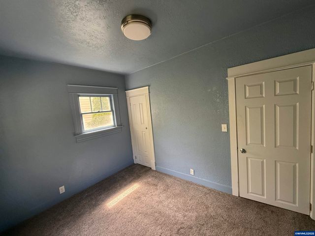 505 18th St SE, Salem, OR 97301