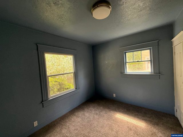 505 18th St SE, Salem, OR 97301