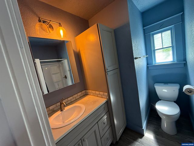 505 18th St SE, Salem, OR 97301
