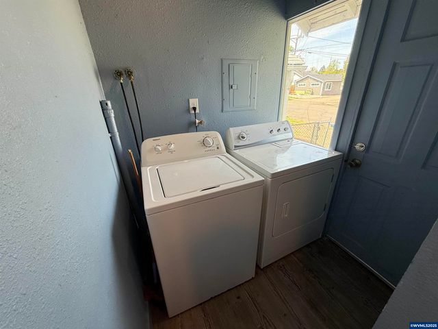 505 18th St SE, Salem, OR 97301