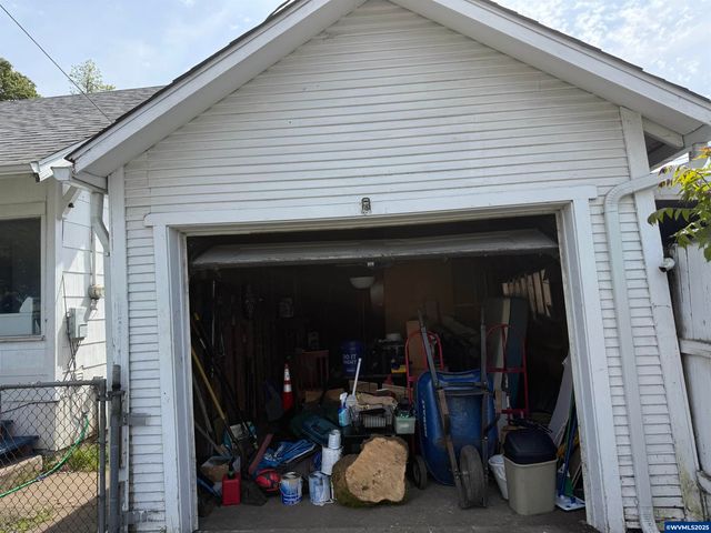 505 18th St SE, Salem, OR 97301