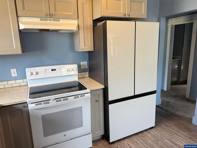 505 18th St SE, Salem, OR 97301