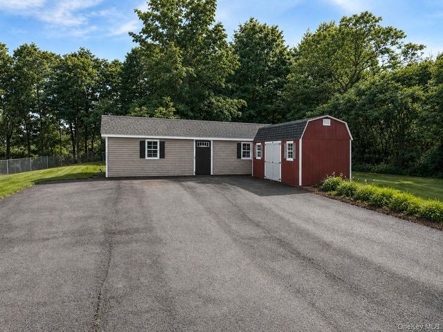 20 County Highway 17, Thompson Ridge, NY 10985