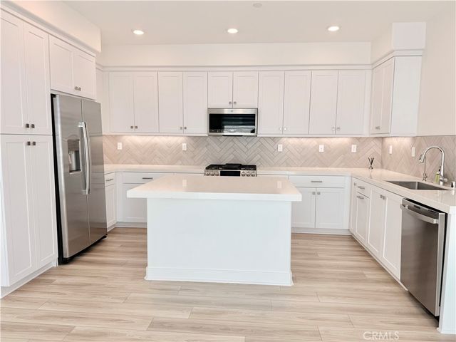 1677 W Lincoln 103, Anaheim, CA 92801