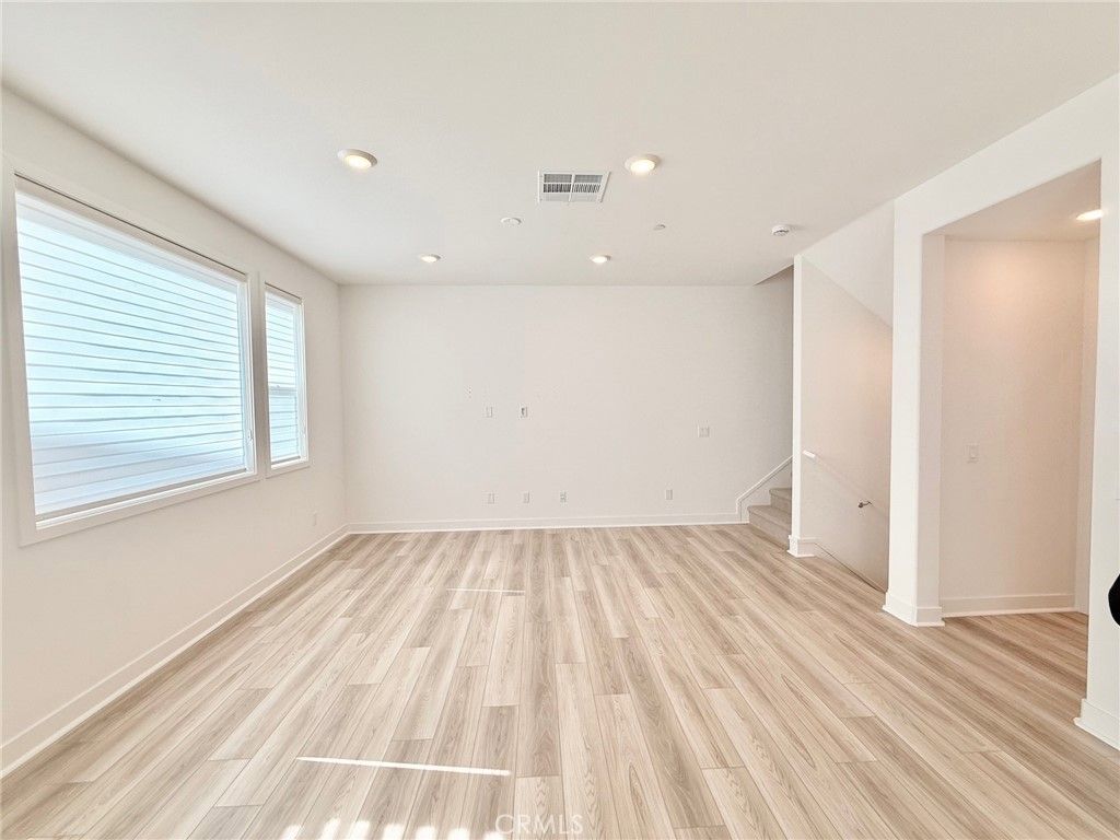 Image 10 of property listing at 1677 W Lincoln 103, Anaheim, CA 92801