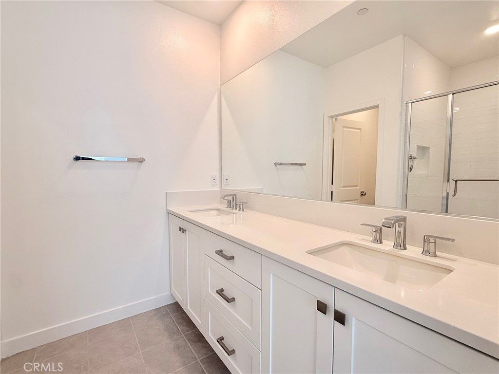 Image 21 of property listing at 1677 W Lincoln 103, Anaheim, CA 92801