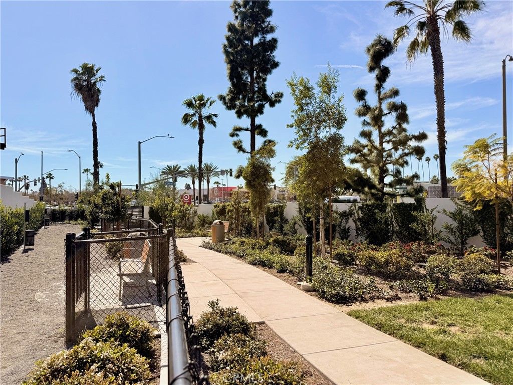 Image 30 of property listing at 1677 W Lincoln 103, Anaheim, CA 92801