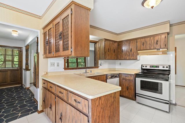 10538 Robinwood COURT, Cedarburg, WI 53012