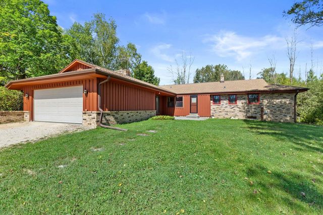10538 Robinwood COURT, Cedarburg, WI 53012