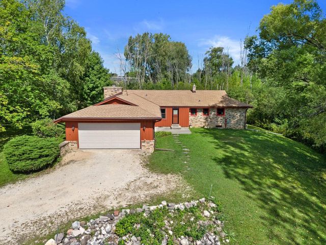 10538 Robinwood COURT, Cedarburg, WI 53012