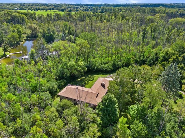 10538 Robinwood COURT, Cedarburg, WI 53012