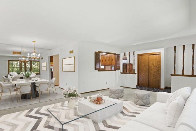 10538 Robinwood COURT, Cedarburg, WI 53012