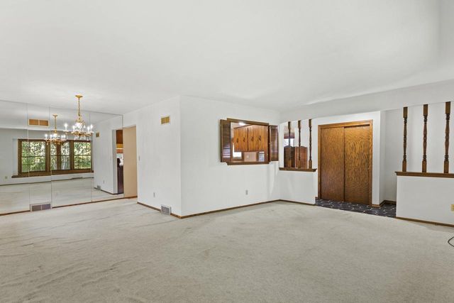 10538 Robinwood COURT, Cedarburg, WI 53012