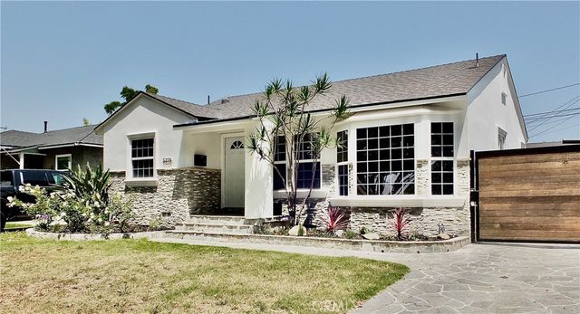 5218 Bellflower, Lakewood, CA 90713