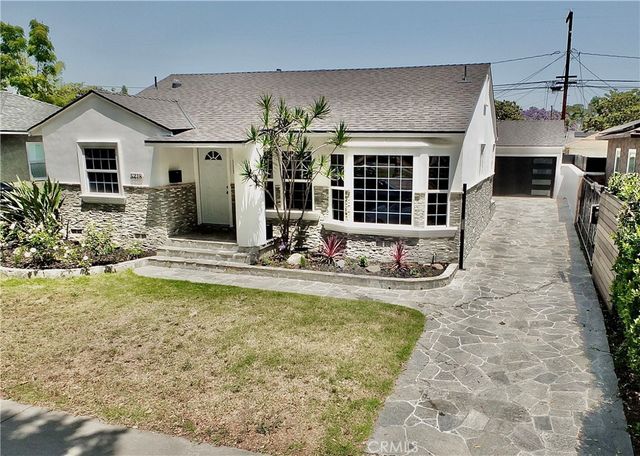 5218 Bellflower, Lakewood, CA 90713
