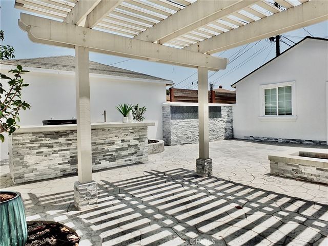 5218 Bellflower, Lakewood, CA 90713