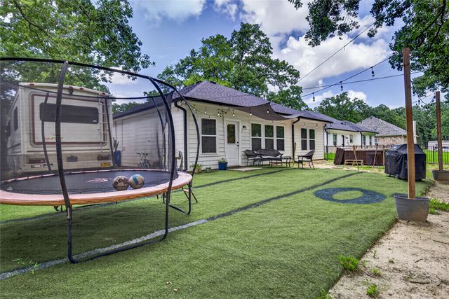 106 Paseo Patricia, Gun Barrel City, TX 75156