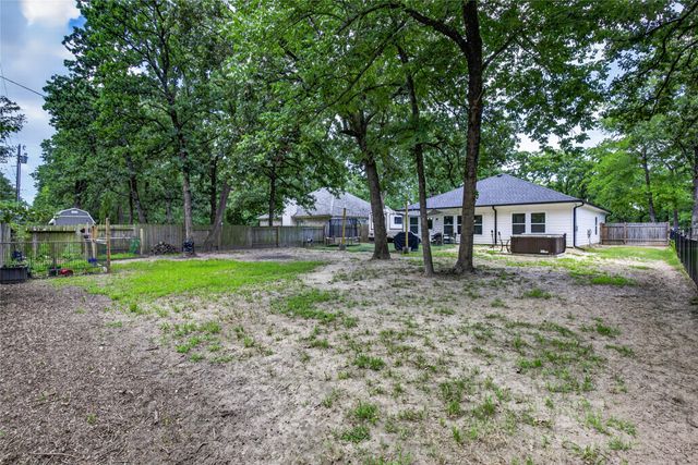 106 Paseo Patricia, Gun Barrel City, TX 75156