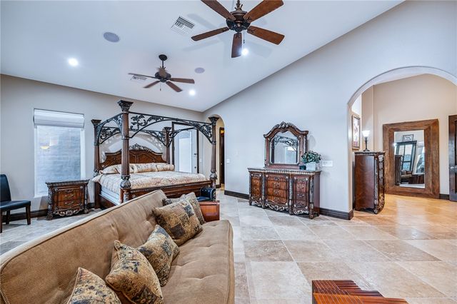 1439 Pioneer Trail, Bullhead City, AZ 86429