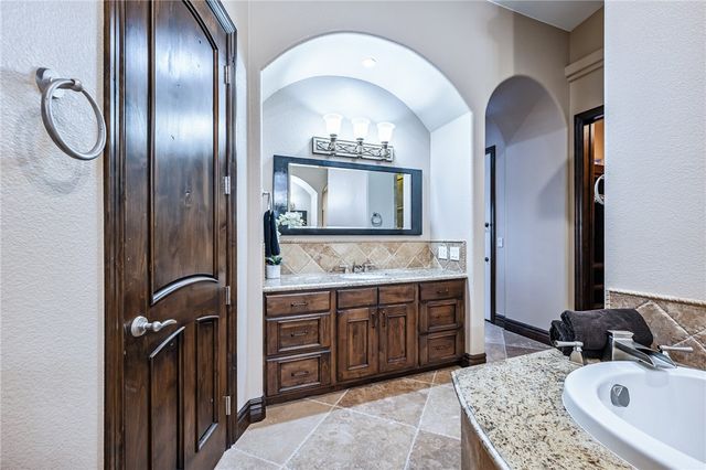 1439 Pioneer Trail, Bullhead City, AZ 86429