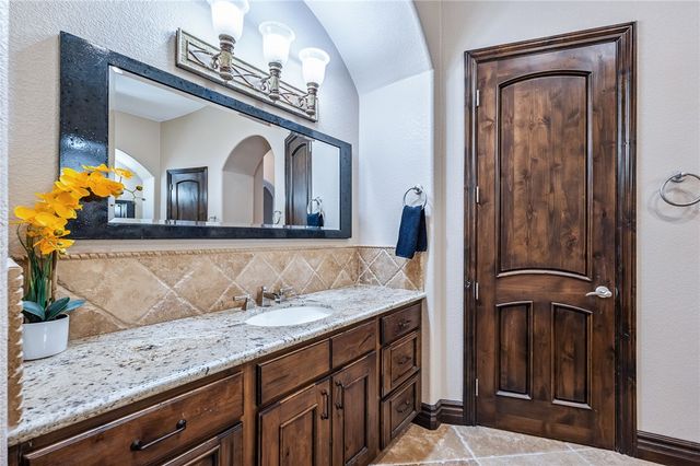 1439 Pioneer Trail, Bullhead City, AZ 86429