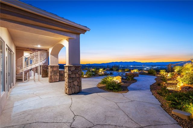 1439 Pioneer Trail, Bullhead City, AZ 86429