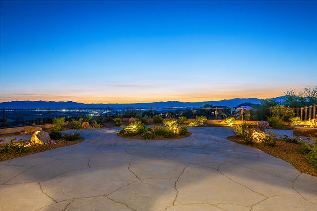 1439 Pioneer Trail, Bullhead City, AZ 86429