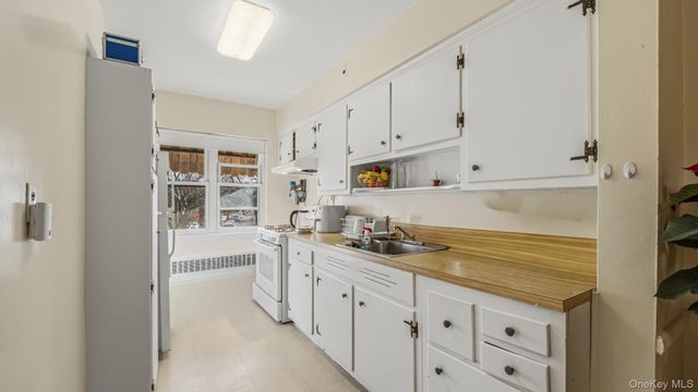 14101 Jewel Avenue, Flushing, NY 11367