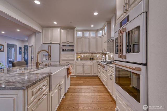 6 Crescent Valley Drive NW, Gig Harbor, WA 98332