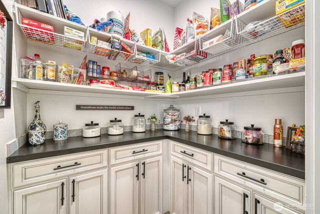 6 Crescent Valley Drive NW, Gig Harbor, WA 98332