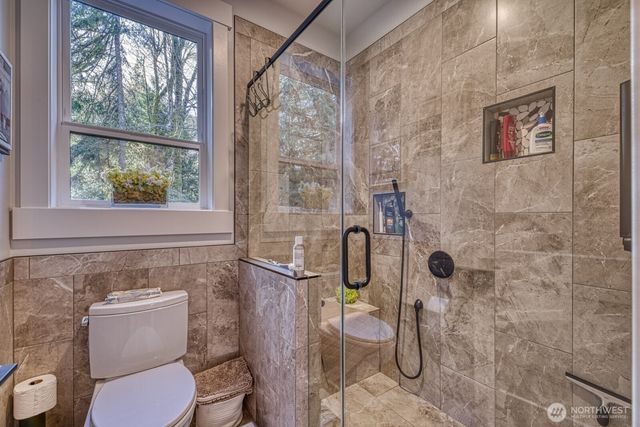 6 Crescent Valley Drive NW, Gig Harbor, WA 98332