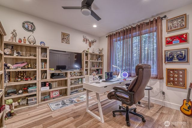 6 Crescent Valley Drive NW, Gig Harbor, WA 98332