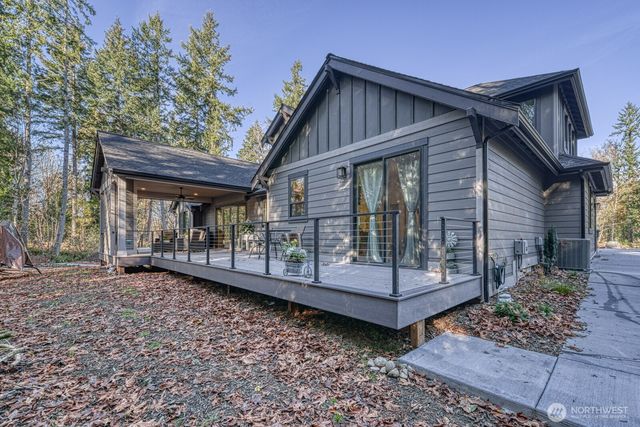 6 Crescent Valley Drive NW, Gig Harbor, WA 98332