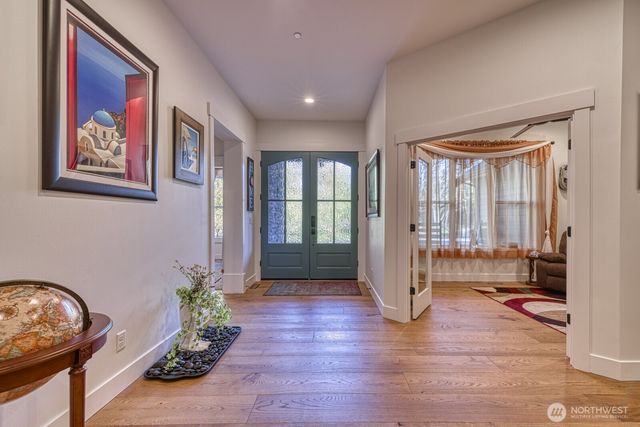 6 Crescent Valley Drive NW, Gig Harbor, WA 98332