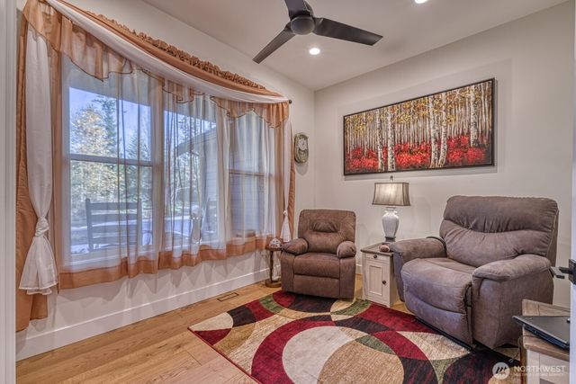 6 Crescent Valley Drive NW, Gig Harbor, WA 98332