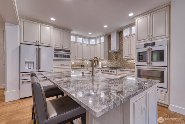 6 Crescent Valley Drive NW, Gig Harbor, WA 98332