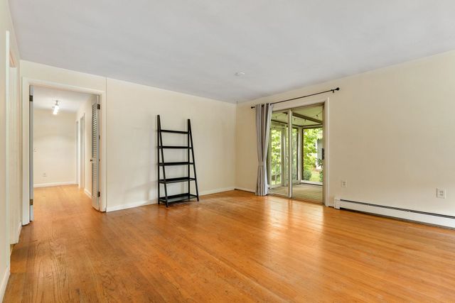 106 Killarney Road, Burlington, VT 05408