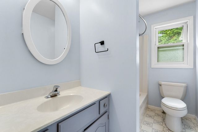 106 Killarney Road, Burlington, VT 05408