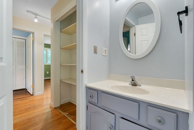 106 Killarney Road, Burlington, VT 05408