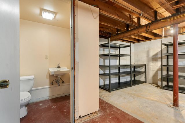106 Killarney Road, Burlington, VT 05408