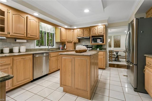 108 Flag Creek RD, Yorktown, VA 23693