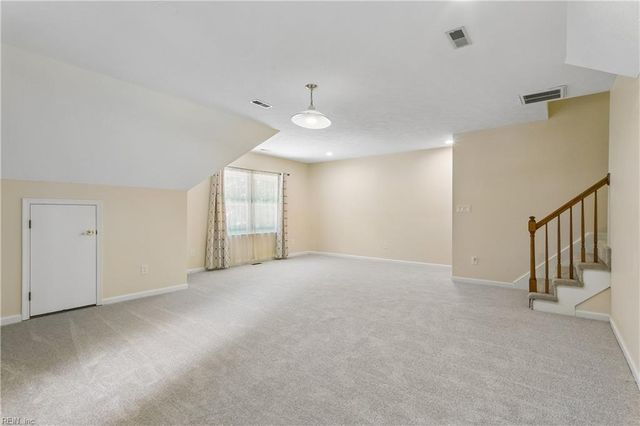 108 Flag Creek RD, Yorktown, VA 23693